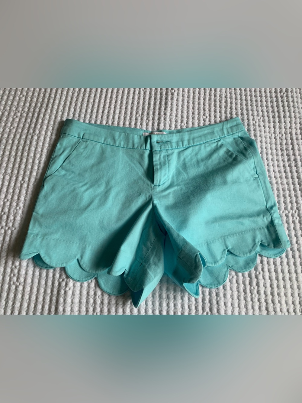 Lilly Pulitzer Scalloped Hem Shorts in Aqua Blue Size 6 NWOT